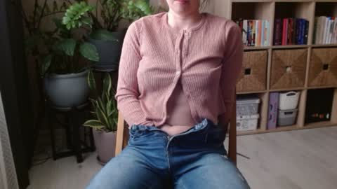 Snapshot of georgiapeachgirl chatting on 02/10/26, 02:10 Melissa online show from 02/10/26, 02:10