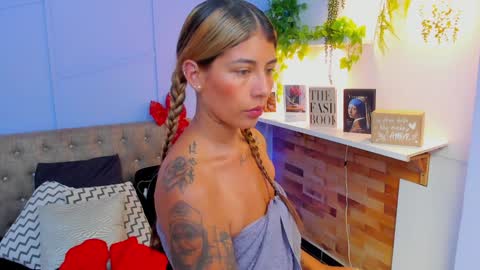 Snapshot of georgina_coule chatting on 12/14/24, 06:30 Georgina Coule online show from 12/14/24, 06:30