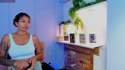 Snapshot of georgina_coule chatting on 12/22/24, 12:05 Georgina Coule online show from 12/22/24, 12:05