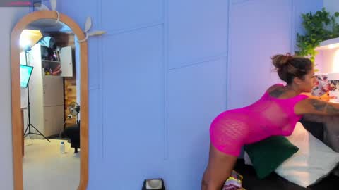 Snapshot of georgina_coule chatting on 02/07/25, 12:06 Georgina Coule online show from 02/07/25, 12:06