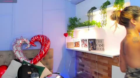 Snapshot of georgina_coule chatting on 02/17/25, 12:16 Georgina Coule online show from 02/17/25, 12:16