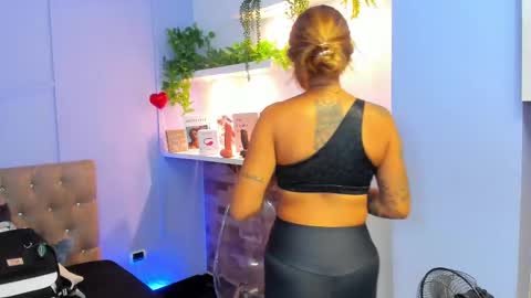 Snapshot of georgina_coule chatting on 02/20/25, 12:15 Georgina Coule online show from 02/20/25, 12:15