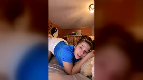 Georgina Moor online show from 03/30/26, 09:27