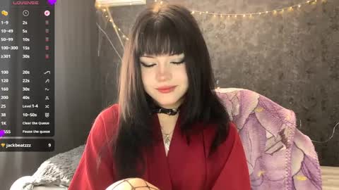 EmelyWoodes online show from 05/28/26, 06:43
