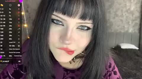 Snapshot of germainebourlier chatting on 06/17/26, 06:49 EmelyWoodes online show from 06/17/26, 06:49