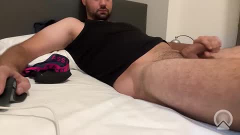 Snapshot of german211997 chatting on 11/10/25, 06:18 Tommy online show from 11/10/25, 06:18