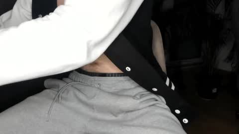 Snapshot of germanmike1997 chatting on 12/25/24, 07:02 germanmike1997 online show from 12/25/24, 07:02