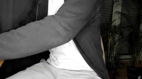 Snapshot of germanmike1997 chatting on 01/10/25, 04:41 germanmike1997 online show from 01/10/25, 04:41