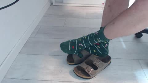 Snapshot of germansolebro chatting on 12/15/25, 07:01 GermanSoleBro online show from 12/15/25, 07:01