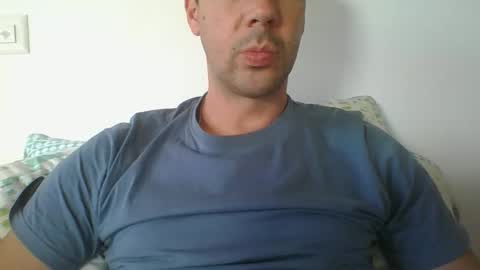 Snapshot of geronimo_2 chatting on 12/14/25, 12:32 geronimo_2 online show from 12/14/25, 12:32