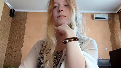 Snapshot of gertrudisturbe chatting on 05/19/26, 03:02 Kate online show from 05/19/26, 03:02