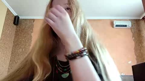 Snapshot of gertrudisturbe chatting on 05/30/26, 01:25 Kate online show from 05/30/26, 01:25