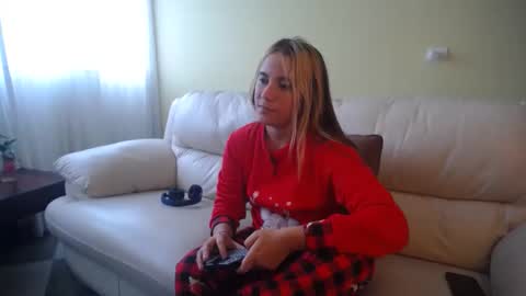 Snapshot of ggemas chatting on 12/18/24, 10:40 ggemas online show from 12/18/24, 10:40