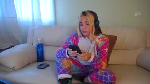 Snapshot of ggemas chatting on 12/22/24, 03:22 ggemas online show from 12/22/24, 03:22