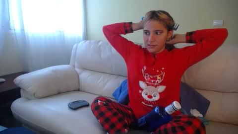 Snapshot of ggemas chatting on 12/25/24, 10:17 ggemas online show from 12/25/24, 10:17