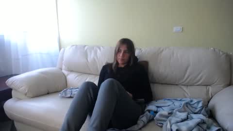 Snapshot of ggemas chatting on 02/06/25, 01:43 ggemas online show from 02/06/25, 01:43