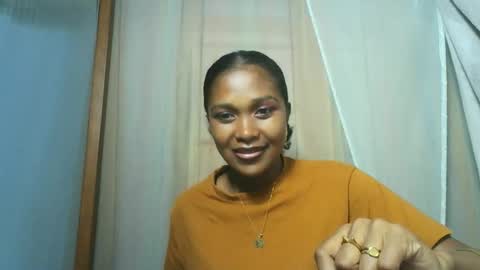 Snapshot of gggloria chatting on 10/12/25, 06:29 gggloria online show from 10/12/25, 06:29