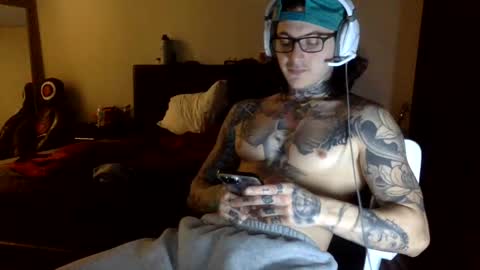 Snapshot of ggwicked chatting on 02/08/25, 02:36 ggwicked online show from 02/08/25, 02:36