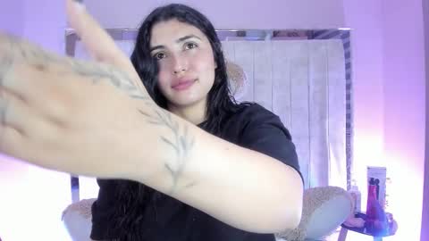 Danna Astrom online show from 11/28/25, 01:41