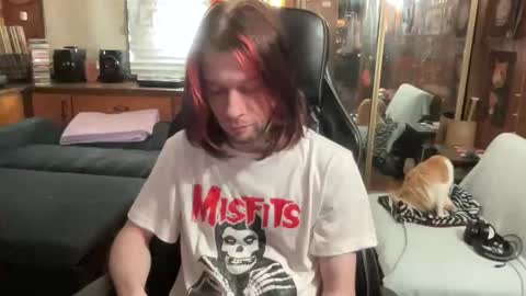 Snapshot of ghostboygbc chatting on 11/19/25, 04:23 ghostboygbc online show from 11/19/25, 04:23