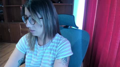 Snapshot of ghostcrimson chatting on 12/21/24, 02:04 andy online show from 12/21/24, 02:04