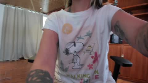 Snapshot of ghostcrimson chatting on 12/22/24, 02:38 andy online show from 12/22/24, 02:38