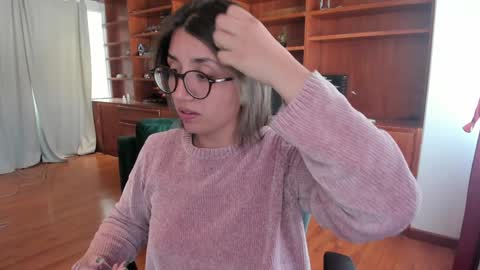 Snapshot of ghostcrimson chatting on 01/02/25, 01:19 andy online show from 01/02/25, 01:19