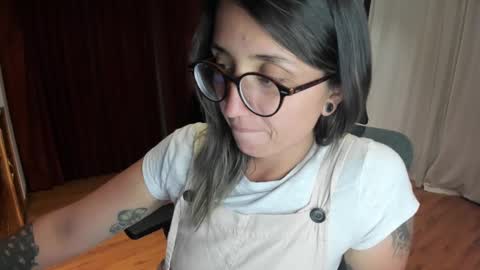 Snapshot of ghostcrimson chatting on 02/21/25, 02:06 andy online show from 02/21/25, 02:06