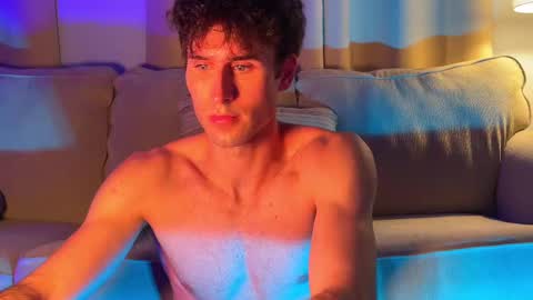 Snapshot of ghostdaddy9 chatting on 10/08/25, 01:14 big boy ghost face online show from 10/08/25, 01:14