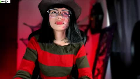 Snapshot of ghostlydolll chatting on 10/03/25, 06:38 Sara online show from 10/03/25, 06:38