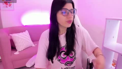 Snapshot of gia_brawn chatting on 10/16/25, 11:11 Gia online show from 10/16/25, 11:11