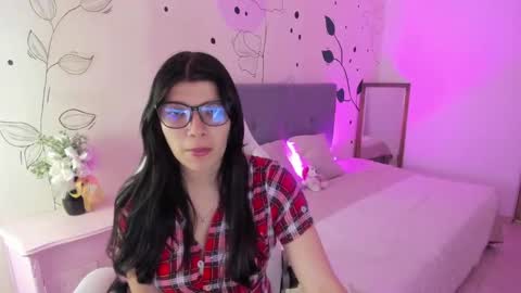 Snapshot of gia_brawn chatting on 10/23/25, 11:42 Gia online show from 10/23/25, 11:42