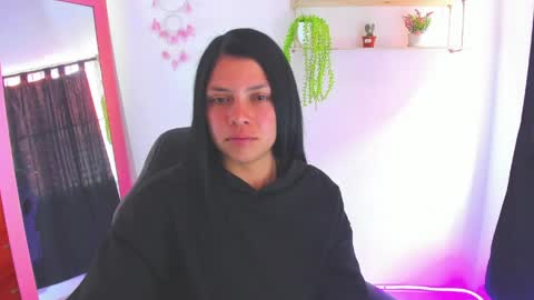 giaaaa   online show from 05/11/26, 06:05