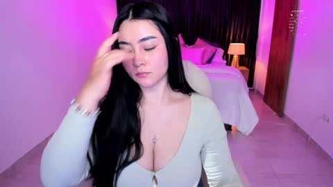 Snapshot of gia_lowry chatting on 01/15/25, 02:46 Gia lowry online show from 01/15/25, 02:46
