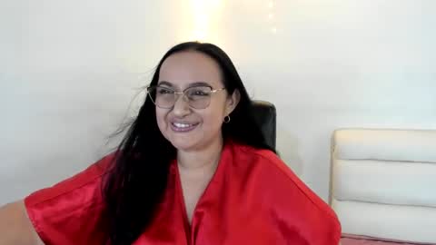 nahomi online show from 01/11/25, 04:06