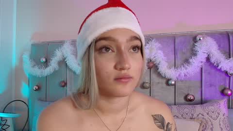 Snapshot of giaa_ross chatting on 12/23/24, 02:28 Gia online show from 12/23/24, 02:28