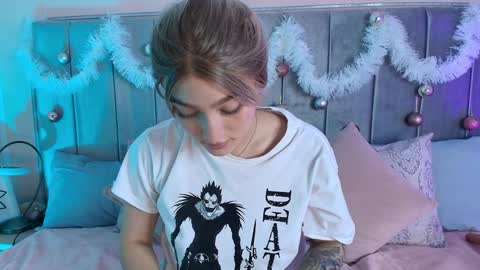Snapshot of giaa_ross chatting on 12/27/24, 05:37 Gia online show from 12/27/24, 05:37