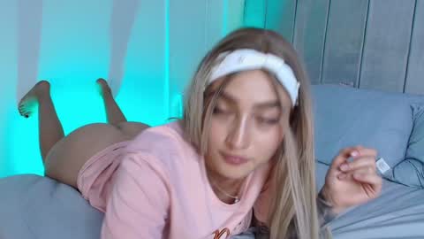 Snapshot of giaa_ross chatting on 01/09/25, 05:22 Gia online show from 01/09/25, 05:22