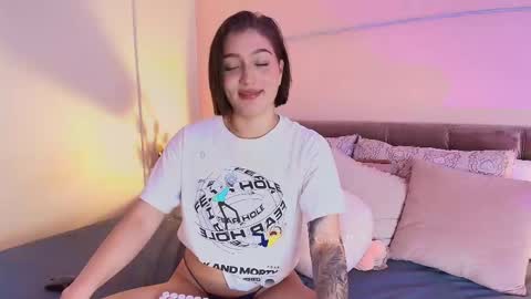 Snapshot of giaa_ross chatting on 03/05/25, 02:56 Gia online show from 03/05/25, 02:56