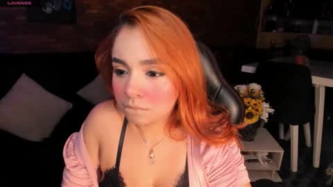 Snapshot of giabrook chatting on 10/11/25, 07:18 Gia  online show from 10/11/25, 07:18