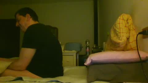 Snapshot of giaco1982 chatting on 03/04/25, 04:27 samuel online show from 03/04/25, 04:27