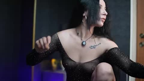  Gia  online show from 12/02/25, 09:10