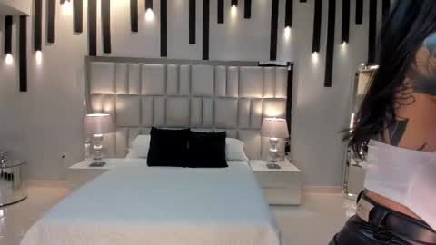 Gia Ferrera online show from 11/23/25, 05:13