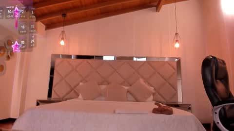 Gia Ferrera online show from 12/05/25, 07:21