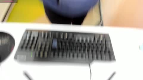 G I A  FOX online show from 11/01/25, 01:02