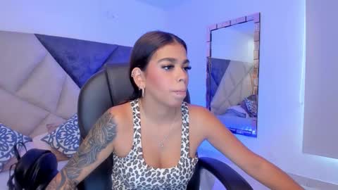 Gia  online show from 10/16/25, 06:42