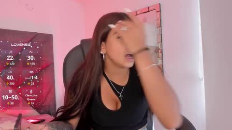 Gia  online show from 12/15/25, 05:28