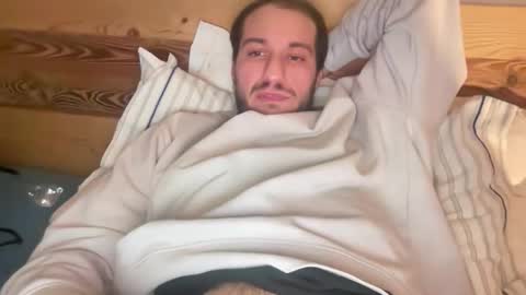 Snapshot of gian22344 chatting on 12/19/25, 01:23 gian22344 online show from 12/19/25, 01:23