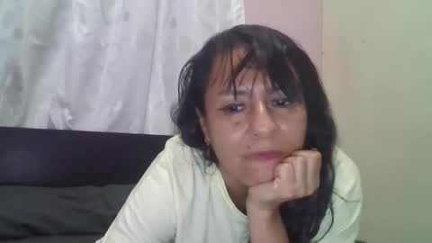 Snapshot of gianna165909 chatting on 02/28/25, 03:48 gianna165909 online show from 02/28/25, 03:48