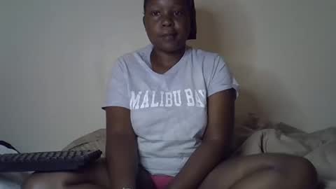 Snapshot of giannah01 chatting on 11/09/25, 05:28 Giannah online show from 11/09/25, 05:28